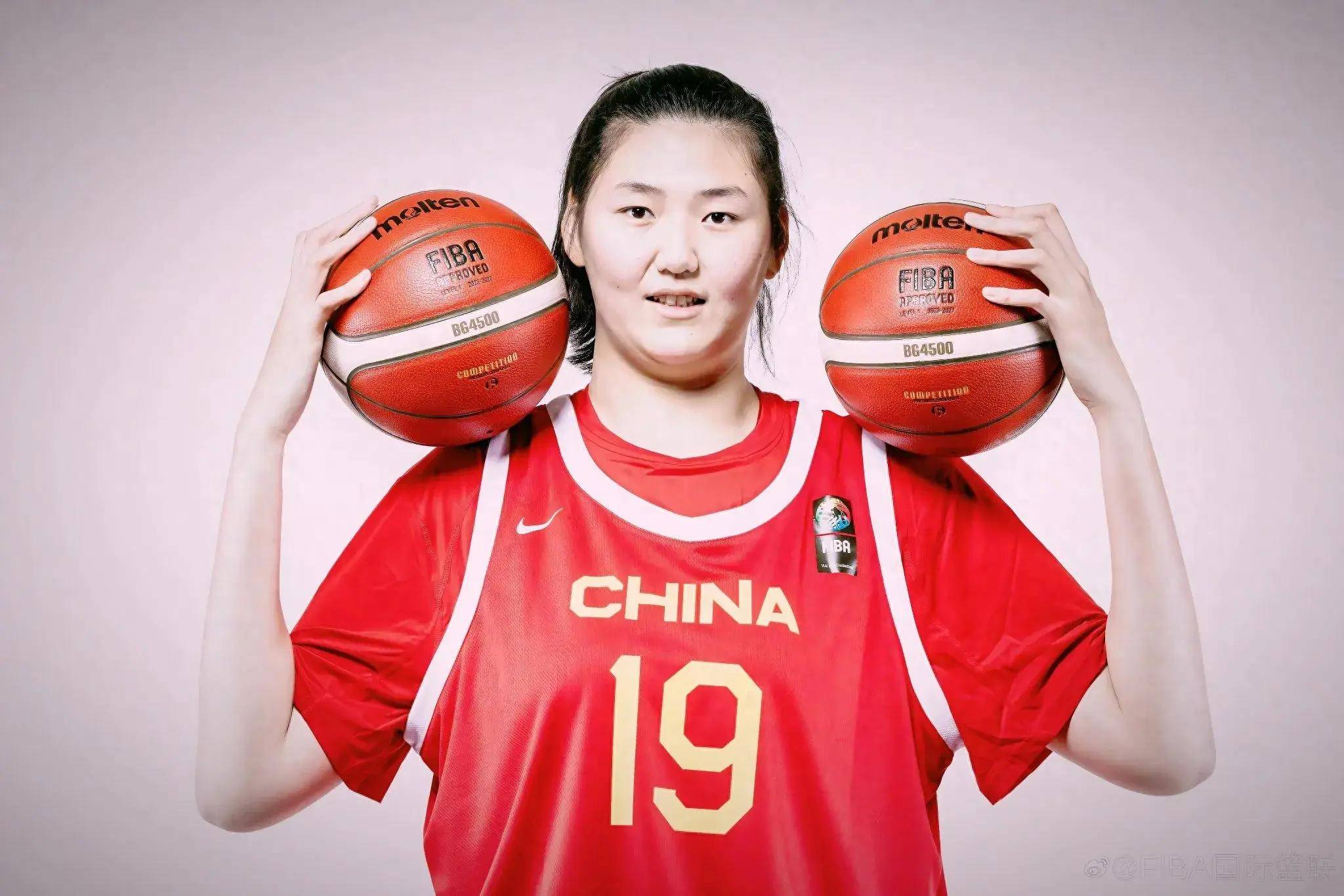 女篮亚洲杯-张子宇8中8韩旭18+12中国擒韩国2连胜的简单介绍